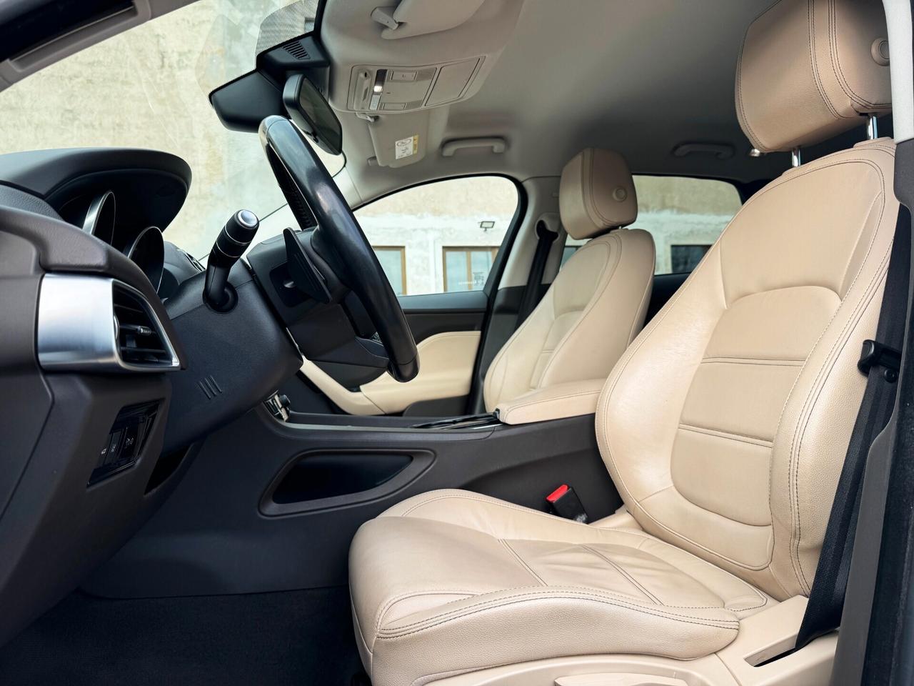 Jaguar F-Pace 2.0 Prestige AWD 180cv