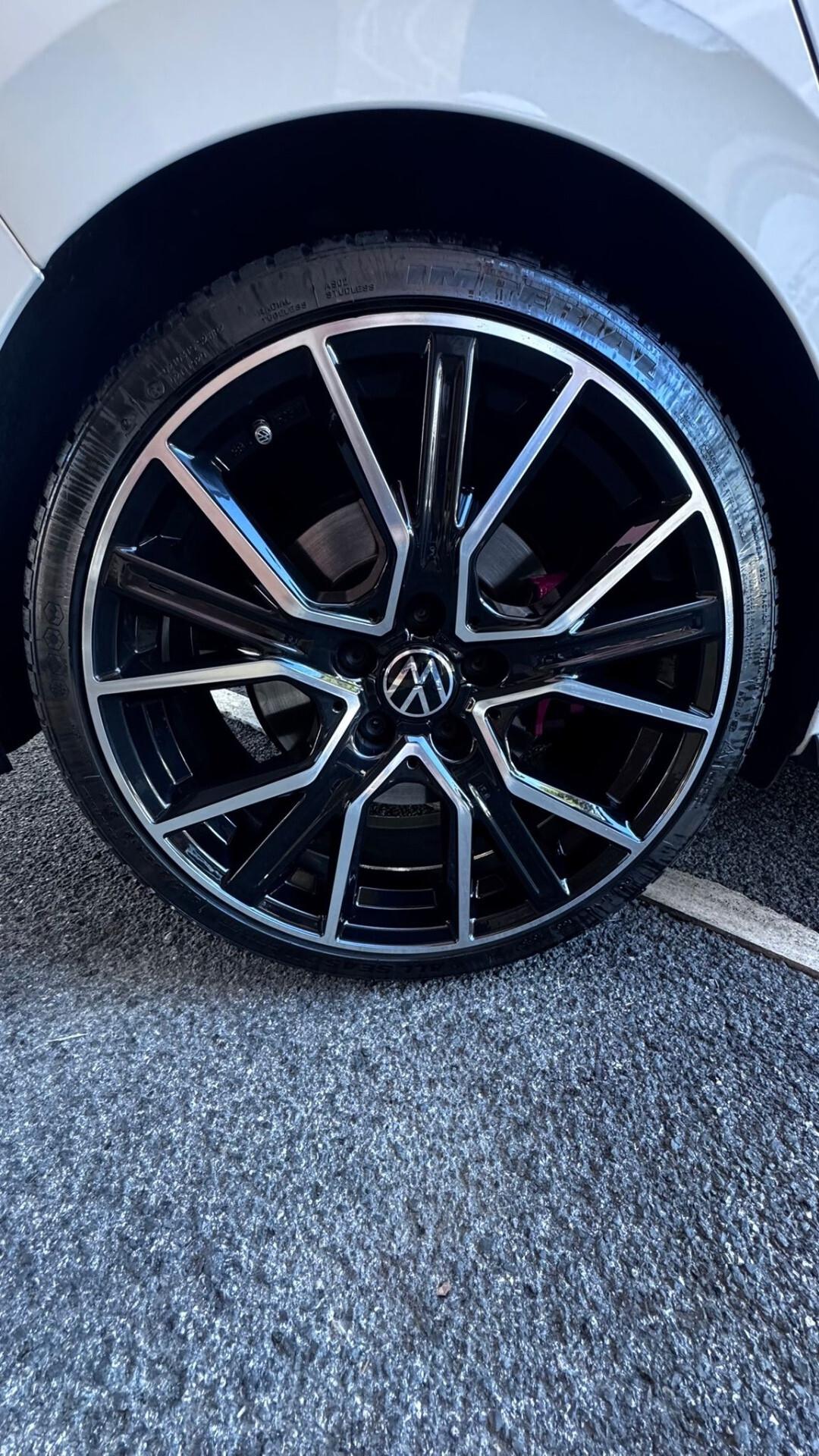 Volkswagen Golf GTI 2.0 TSI DSG
