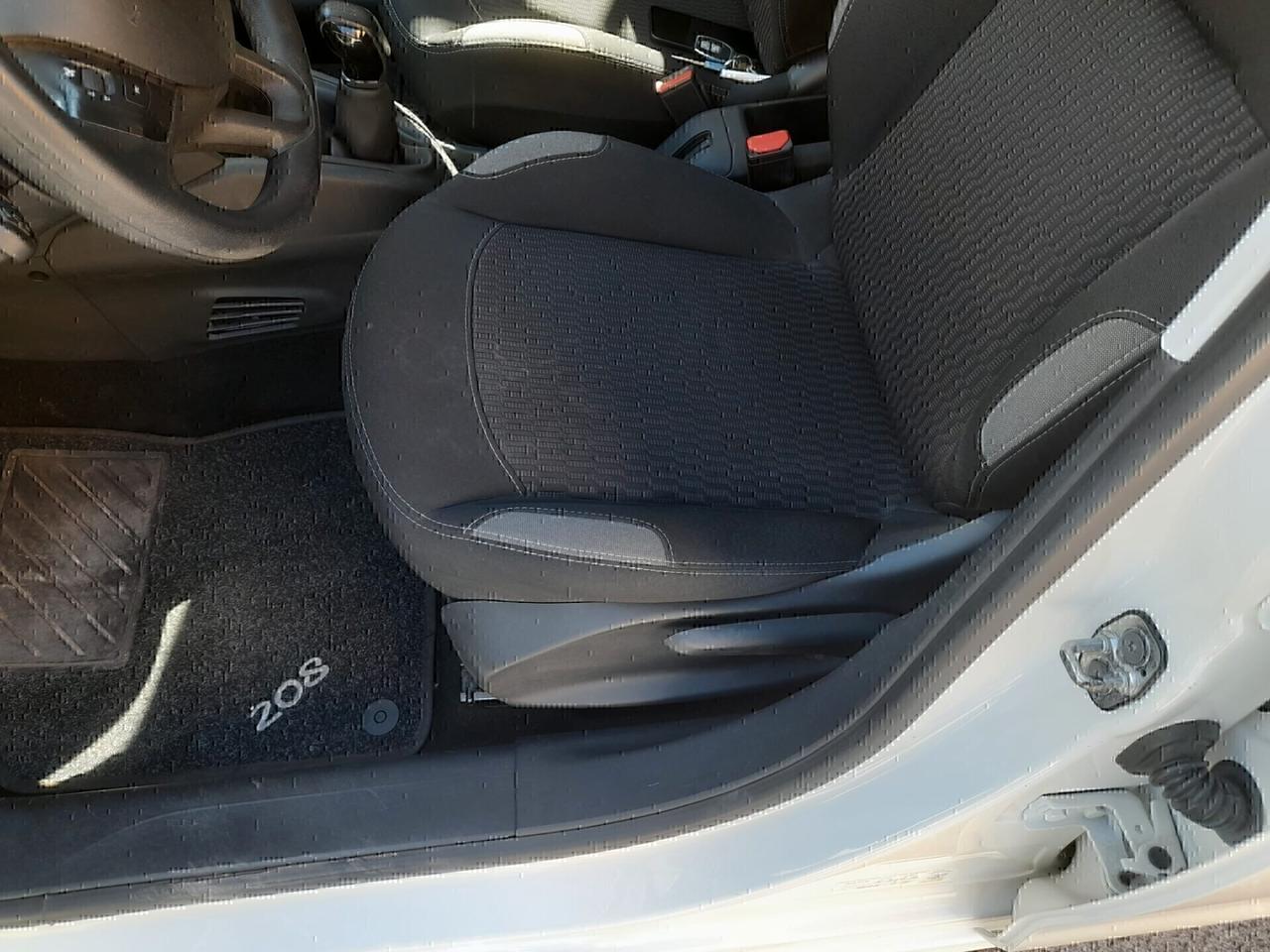 Peugeot 208 PureTech 82 5 porte Allure