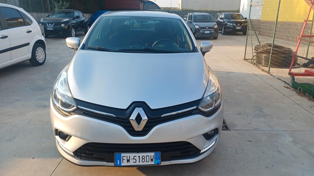 Renault Clio dCi 8V 90 CV 5 porte Moschino Intens