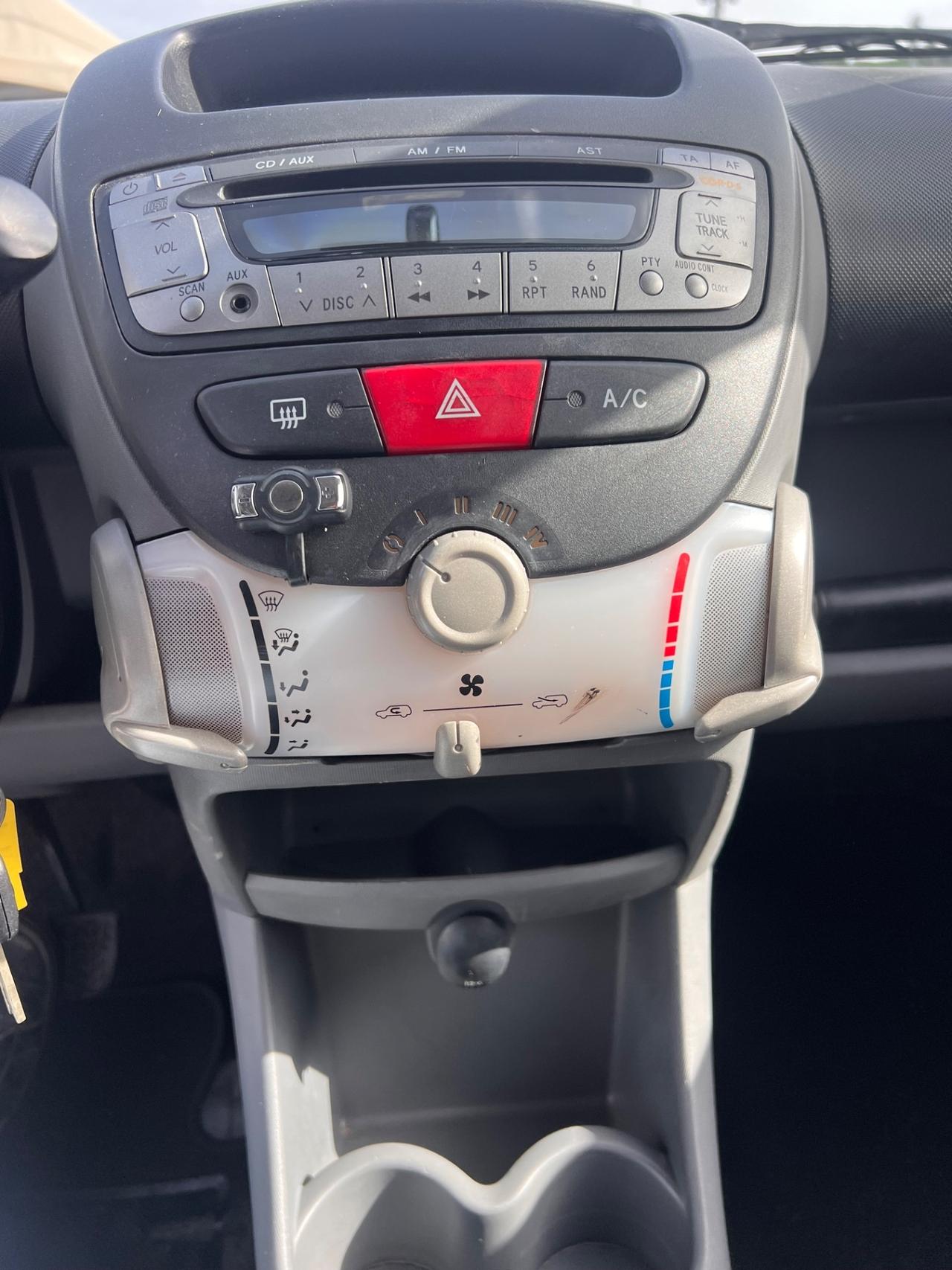 Toyota Aygo 1.0 12V VVT-i 5 porte Sol