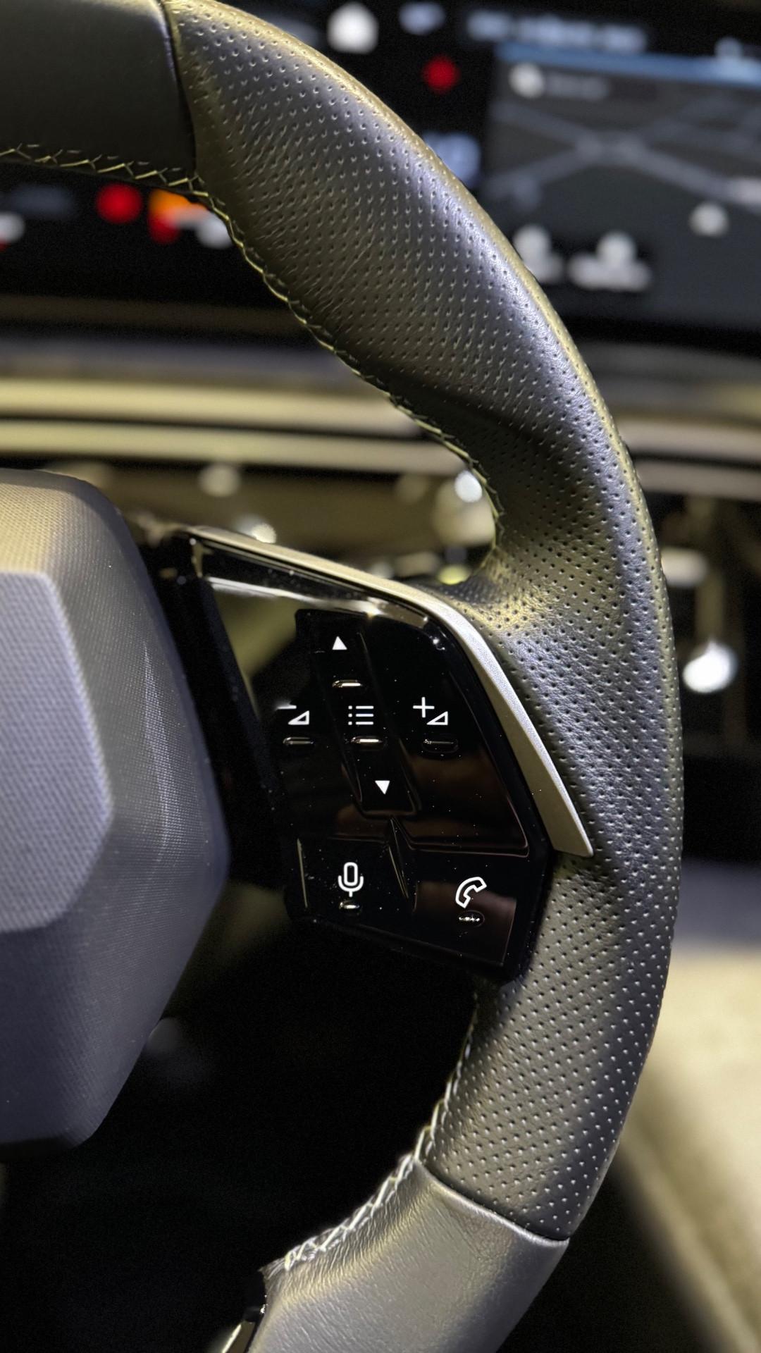 Peugeot 3008 Hybrid 136 e-DCS6 Allure