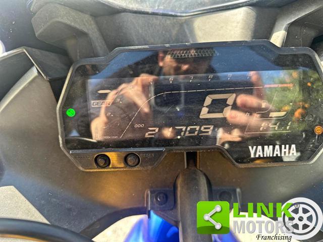 YAMAHA YZF R125 Monster Energy MotoGP Edition