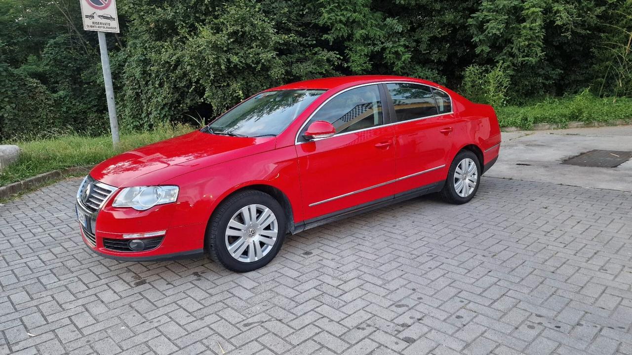 Volkswagen Passat 1.6 16V FSI Comfortline