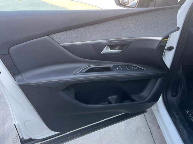 Peugeot 3008 BlueHDi 130 S&S EAT8 Active