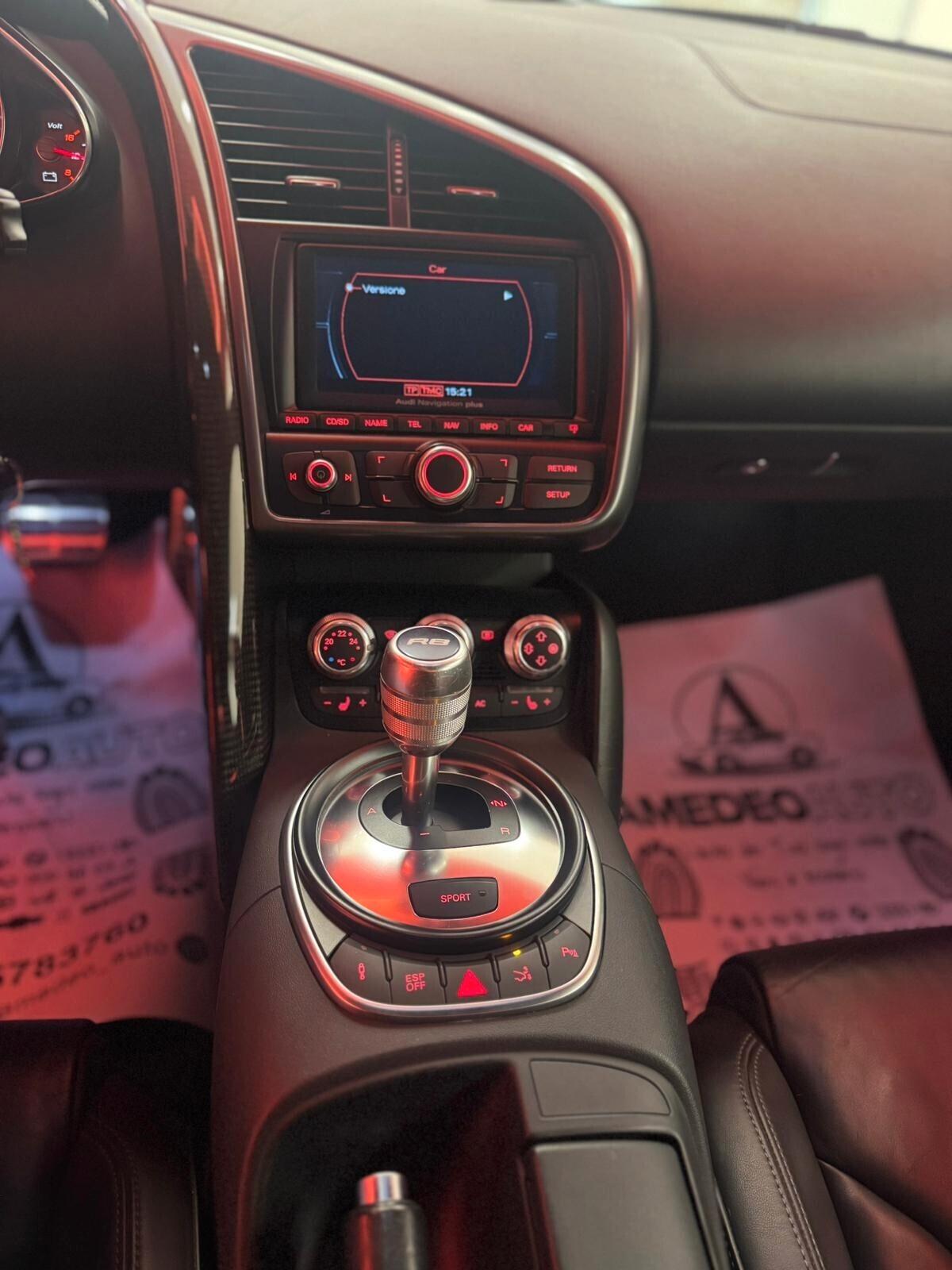 Audi R8 4.2 V8 FSI quattro R tronic