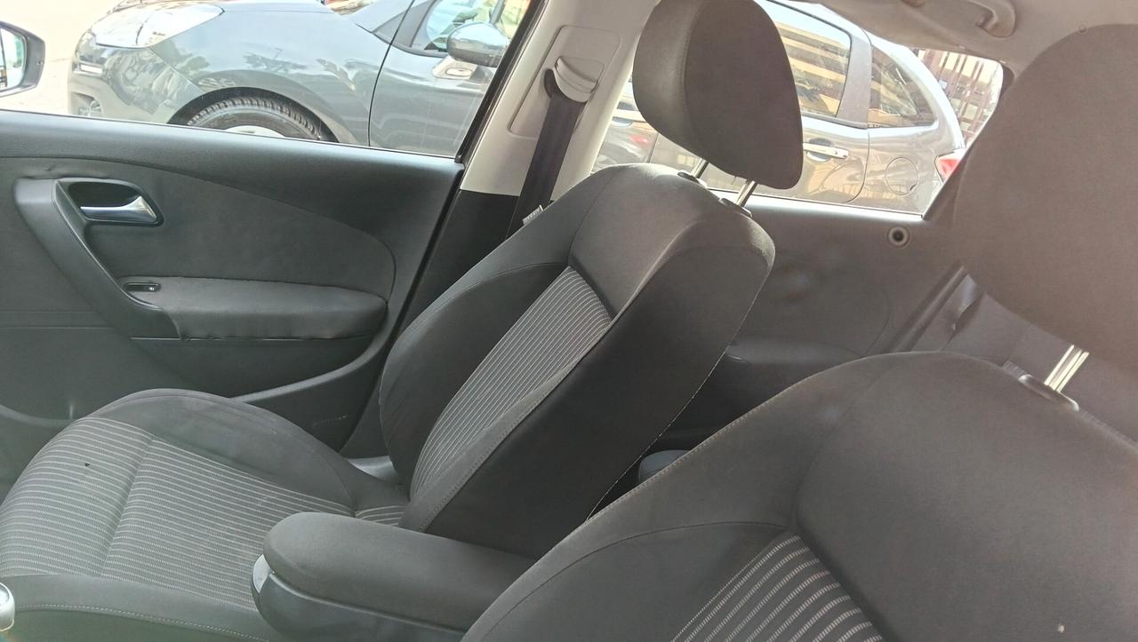 VOLKSWAGEN POLO 1.6 TDI-2010