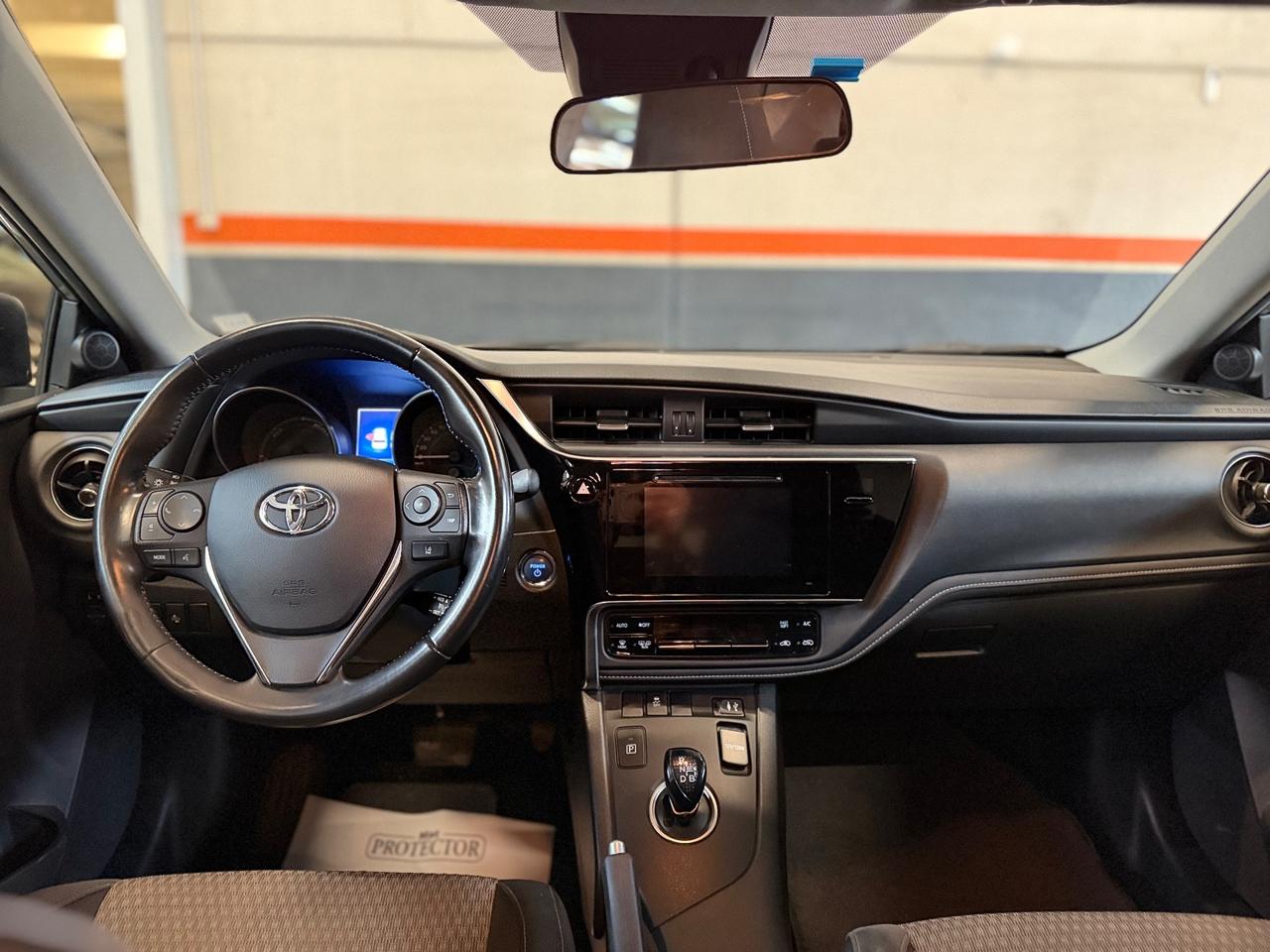 Toyota Auris 1.8 Hybrid Black Edition AUTOMATICA NEOPATENTATI