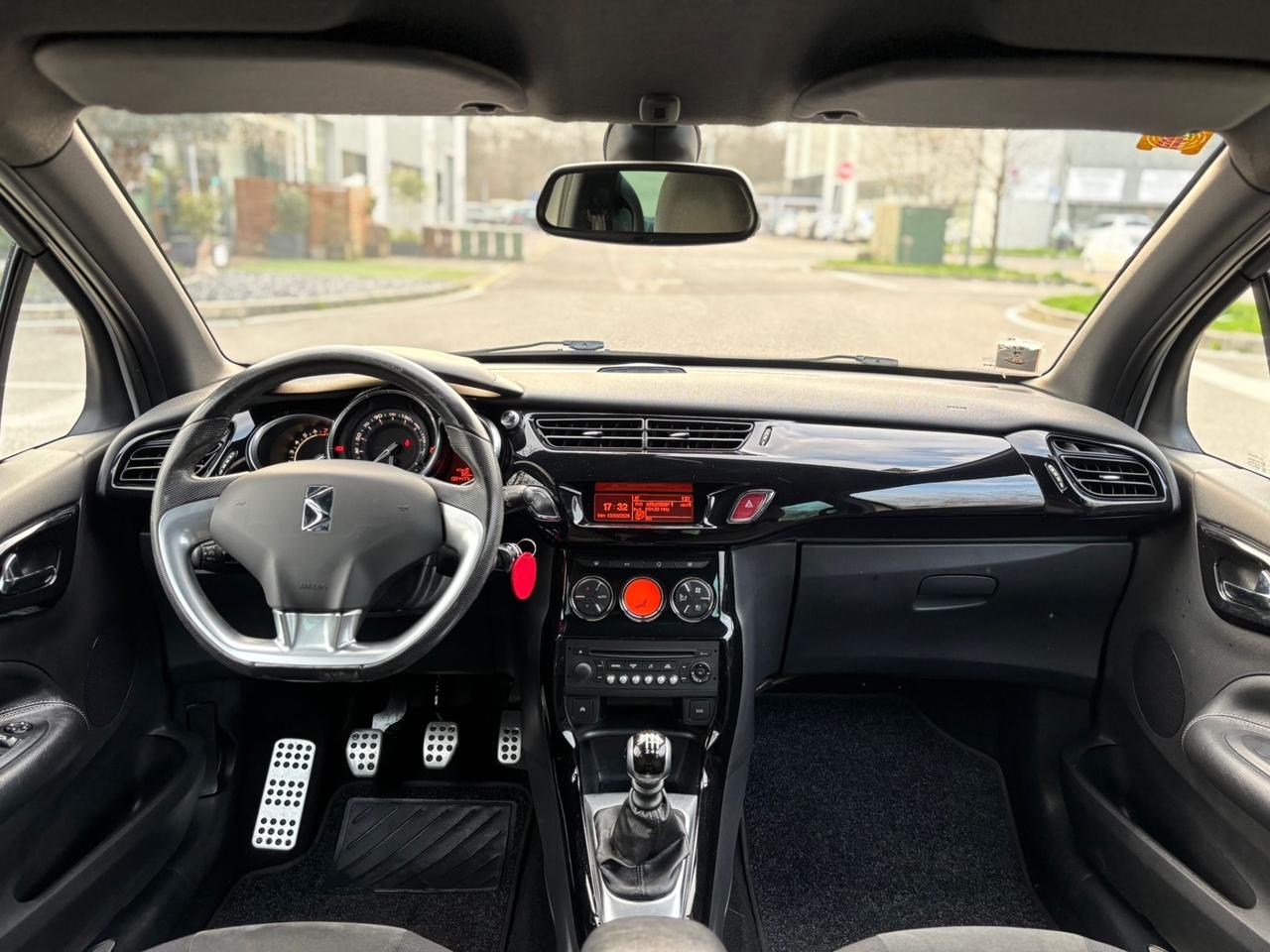 Ds DS3 3 1.6 THP 155 Just Black