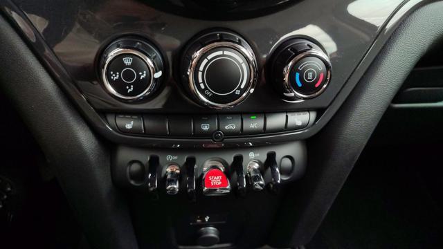 MINI Countryman One Autom LED-APPLE CARPLAY-NAVI-PDC-SED RISC