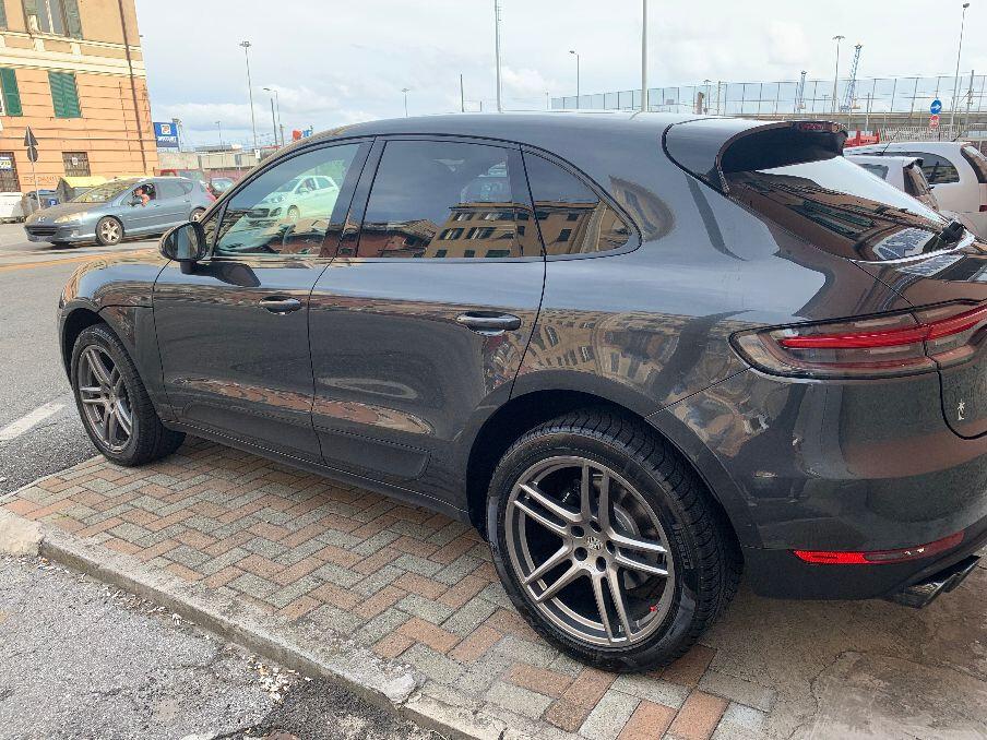 Porsche Macan 2.0 -IVA ESPOSTA