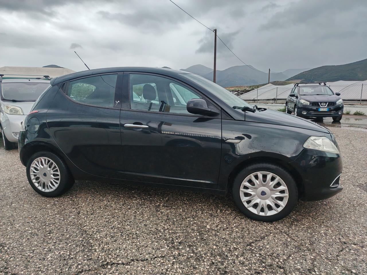 Lancia Ypsilon 1.2 69 CV Unyca