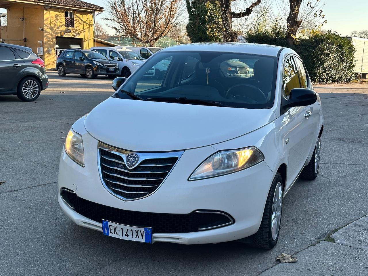 Lancia Ypsilon 1.2 69 CV 5 porte S&S Platinum