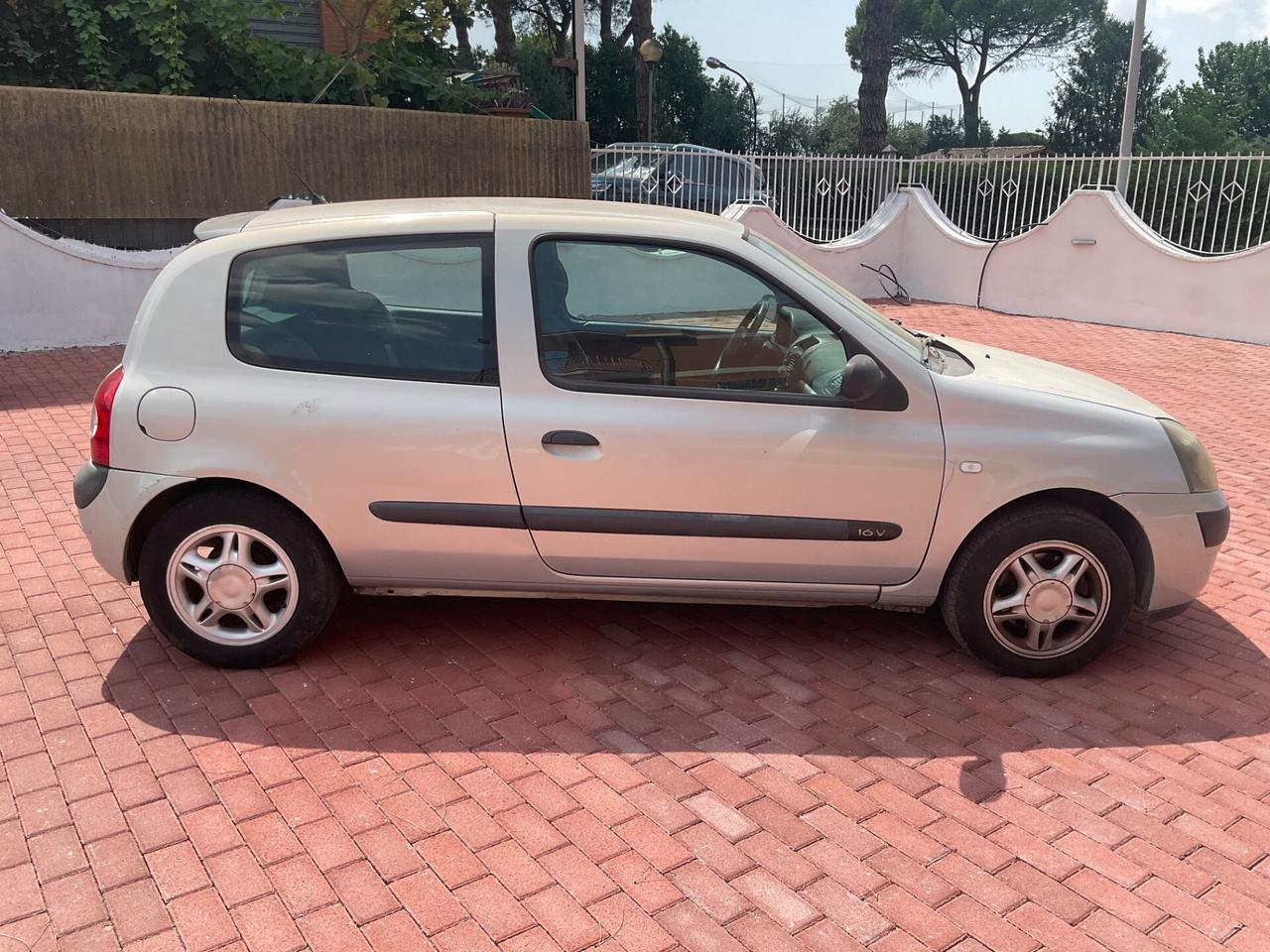 Renault Clio 1.2 cat 5 porte Symbol