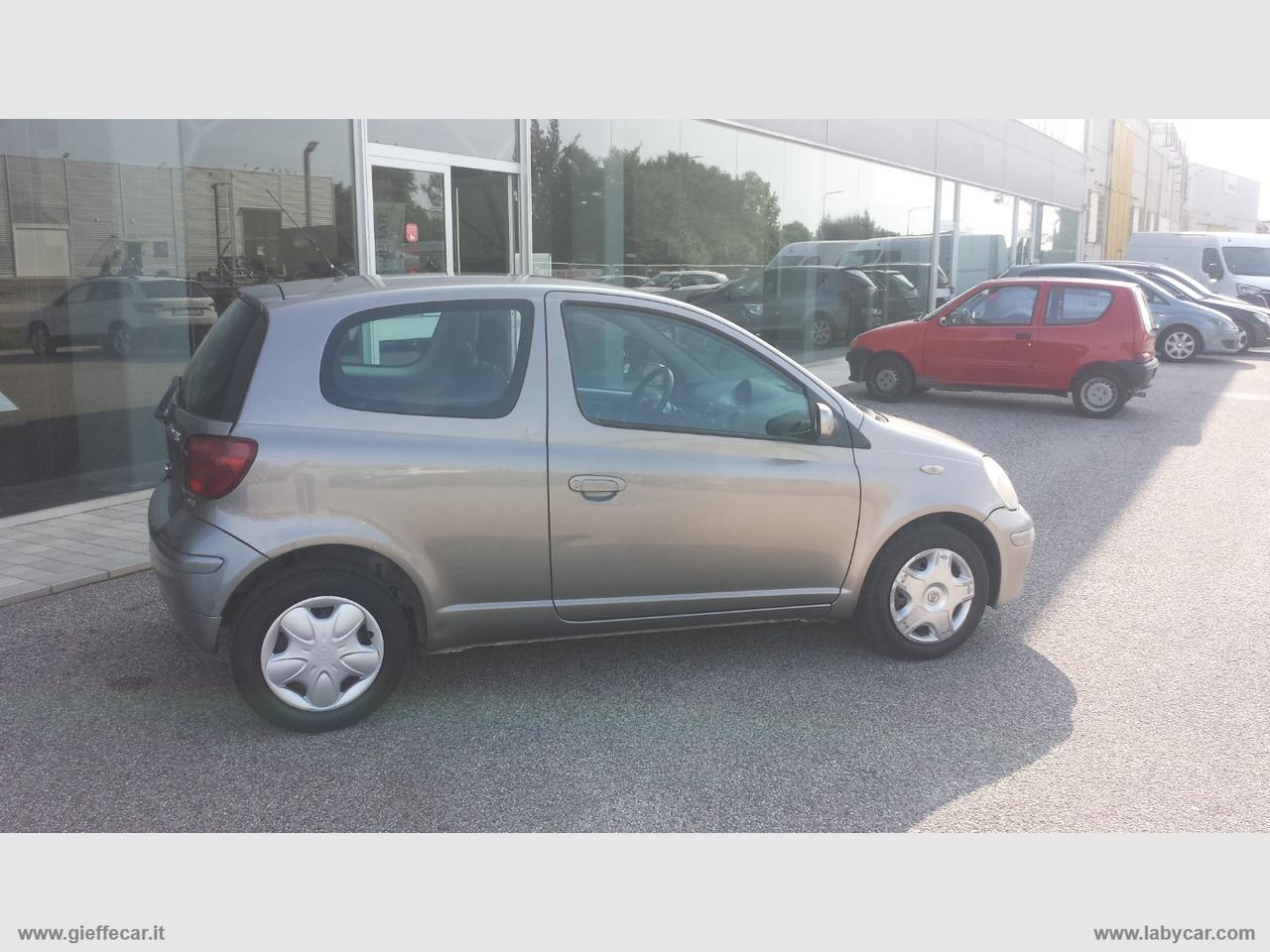 TOYOTA Yaris 1.0 16V 3p. Sol