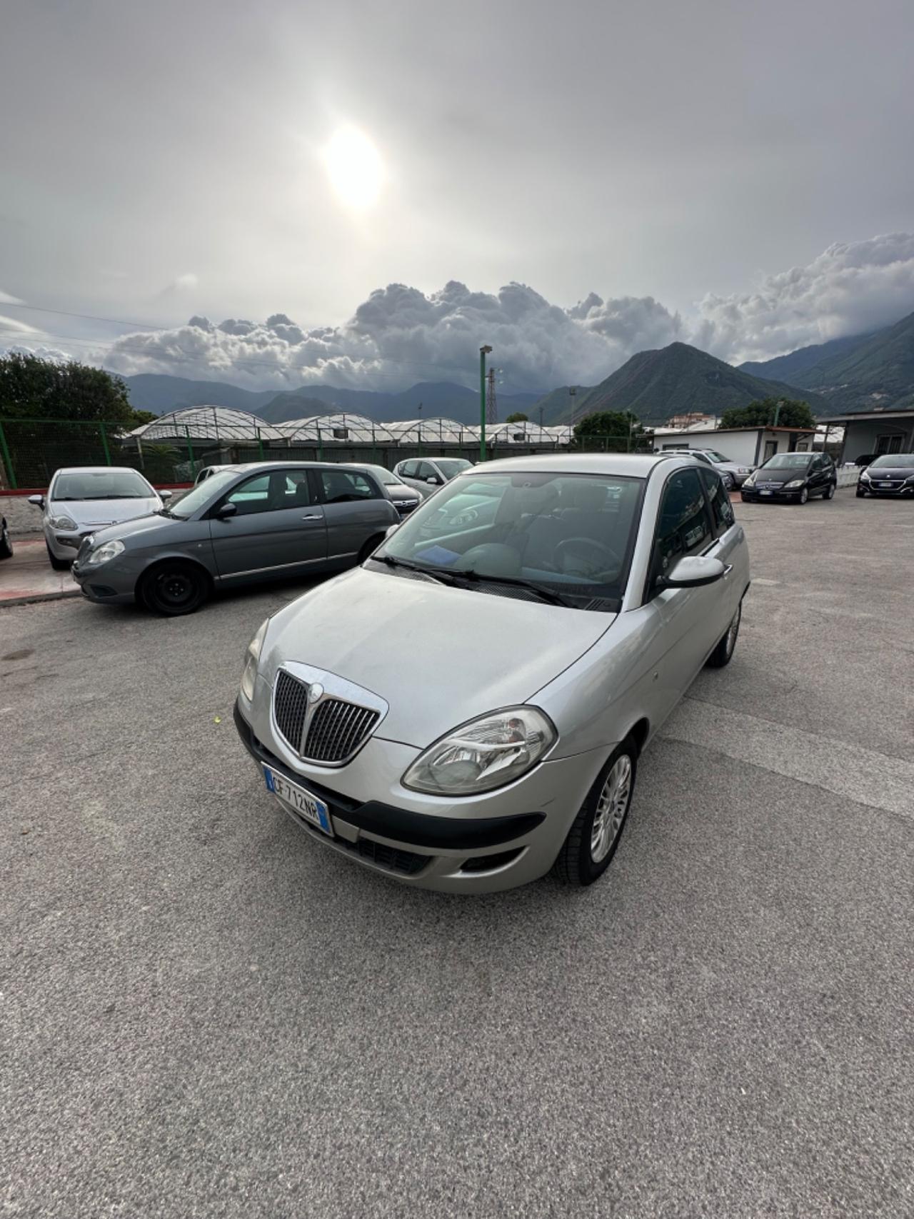 Lancia Ypsilon 1.2 Oro