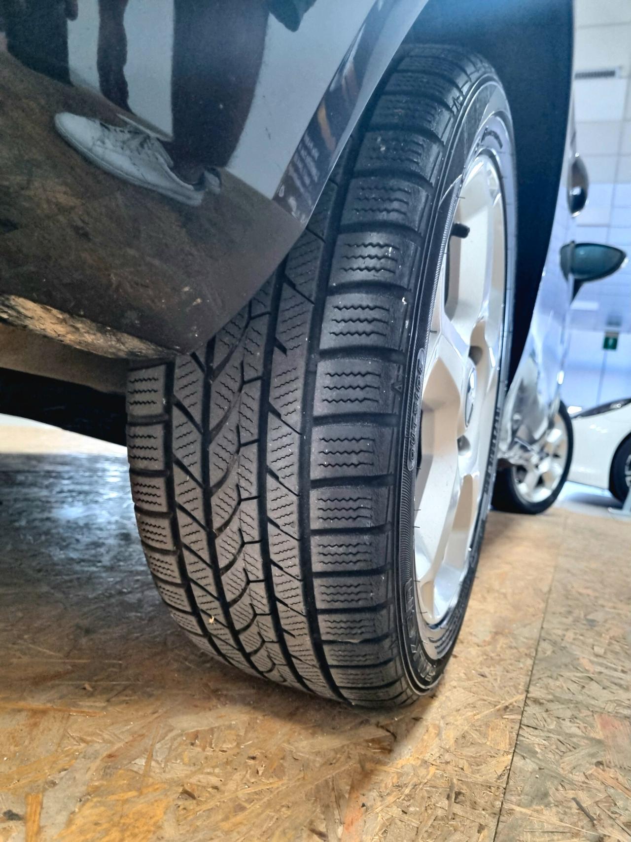 FORD FIESTA 1.2 BENZINA 82CV 3p. TITANIUM NEOPATENTATI