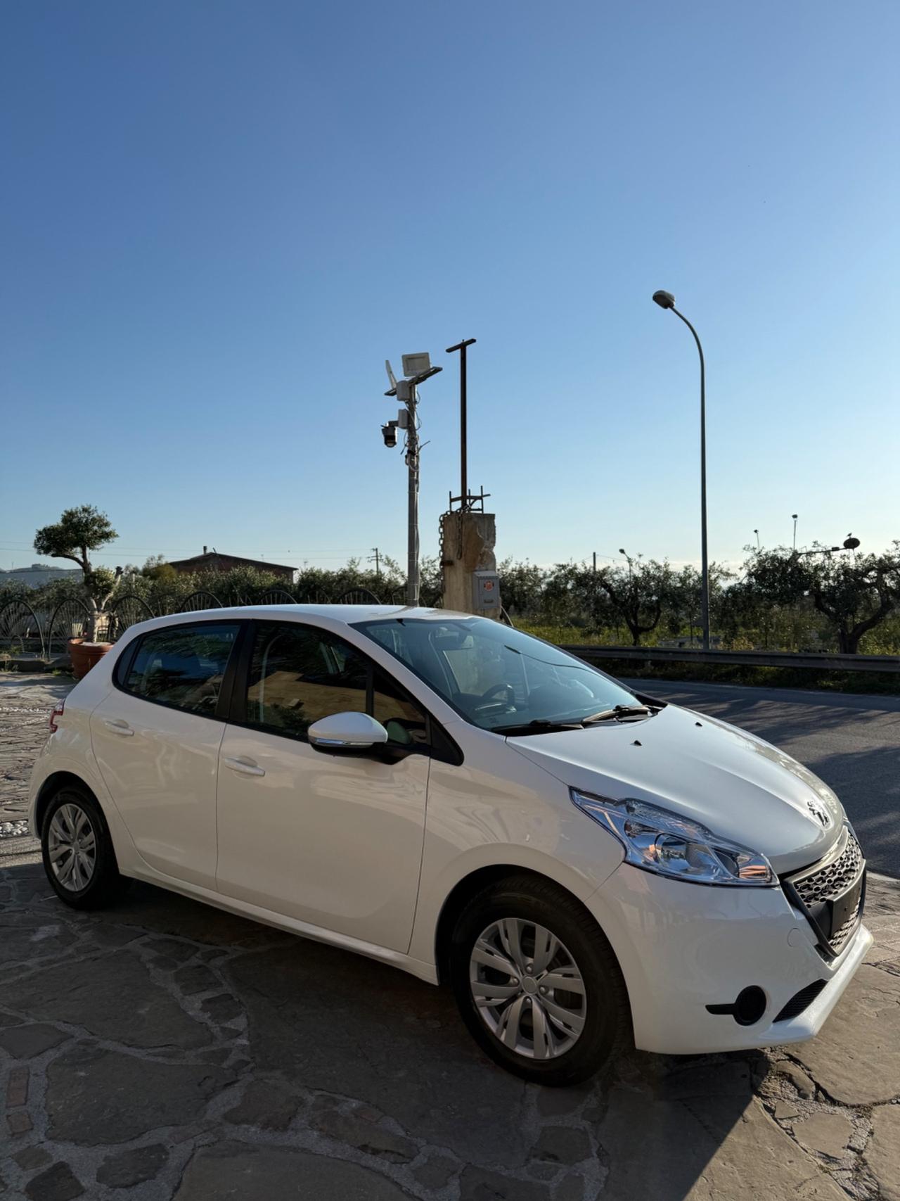 Peugeot 208 1.4 HDi 68 CV 5 porte Access