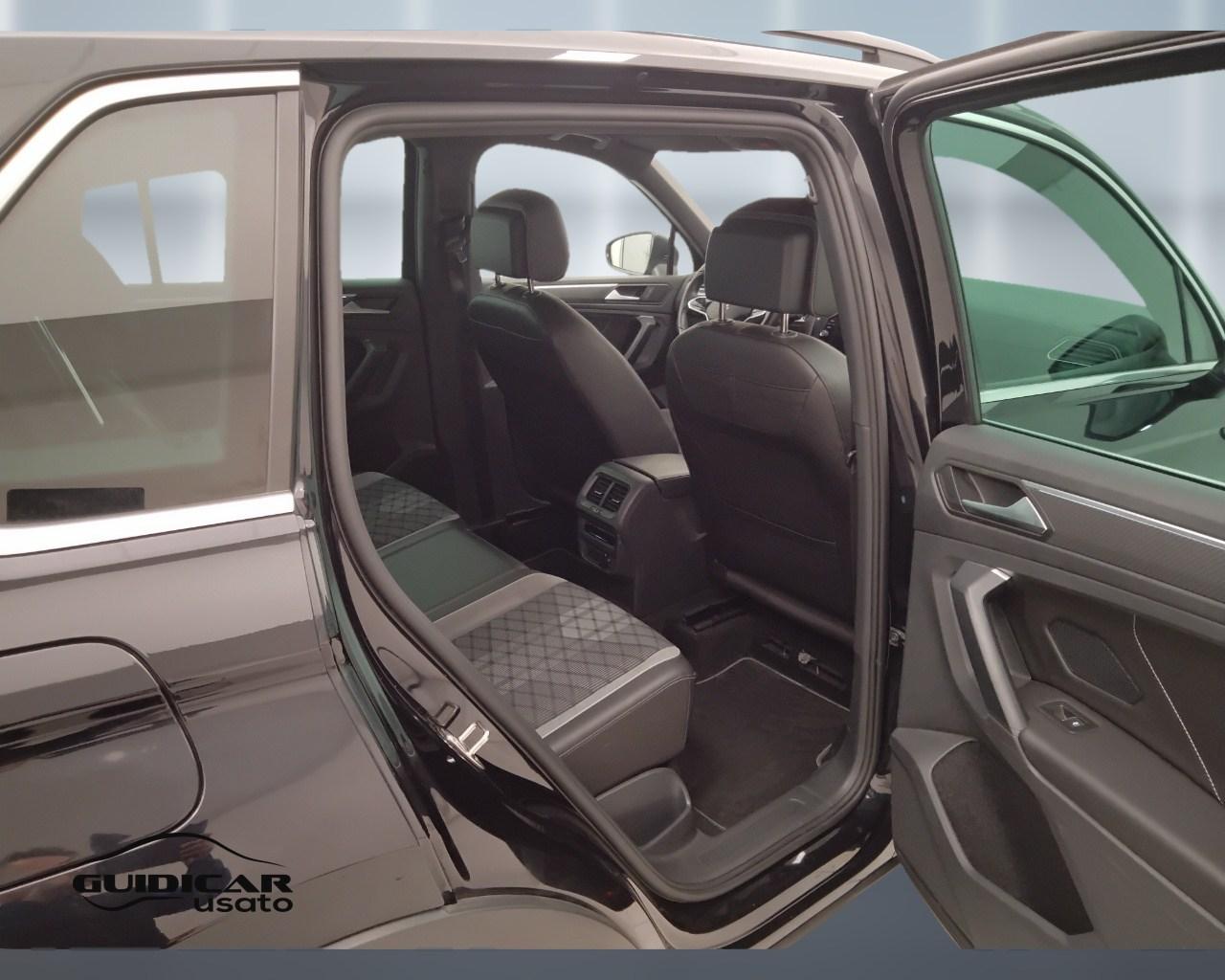 VOLKSWAGEN Tiguan II 2021 - Tiguan 2.0 tdi R-Line 150cv dsg