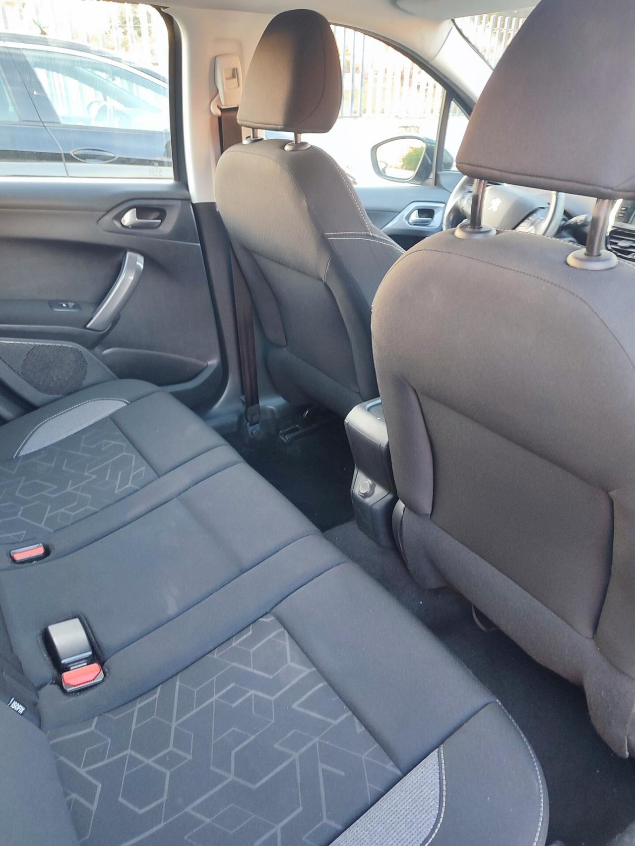 Peugeot 2008 PureTech 82 Active