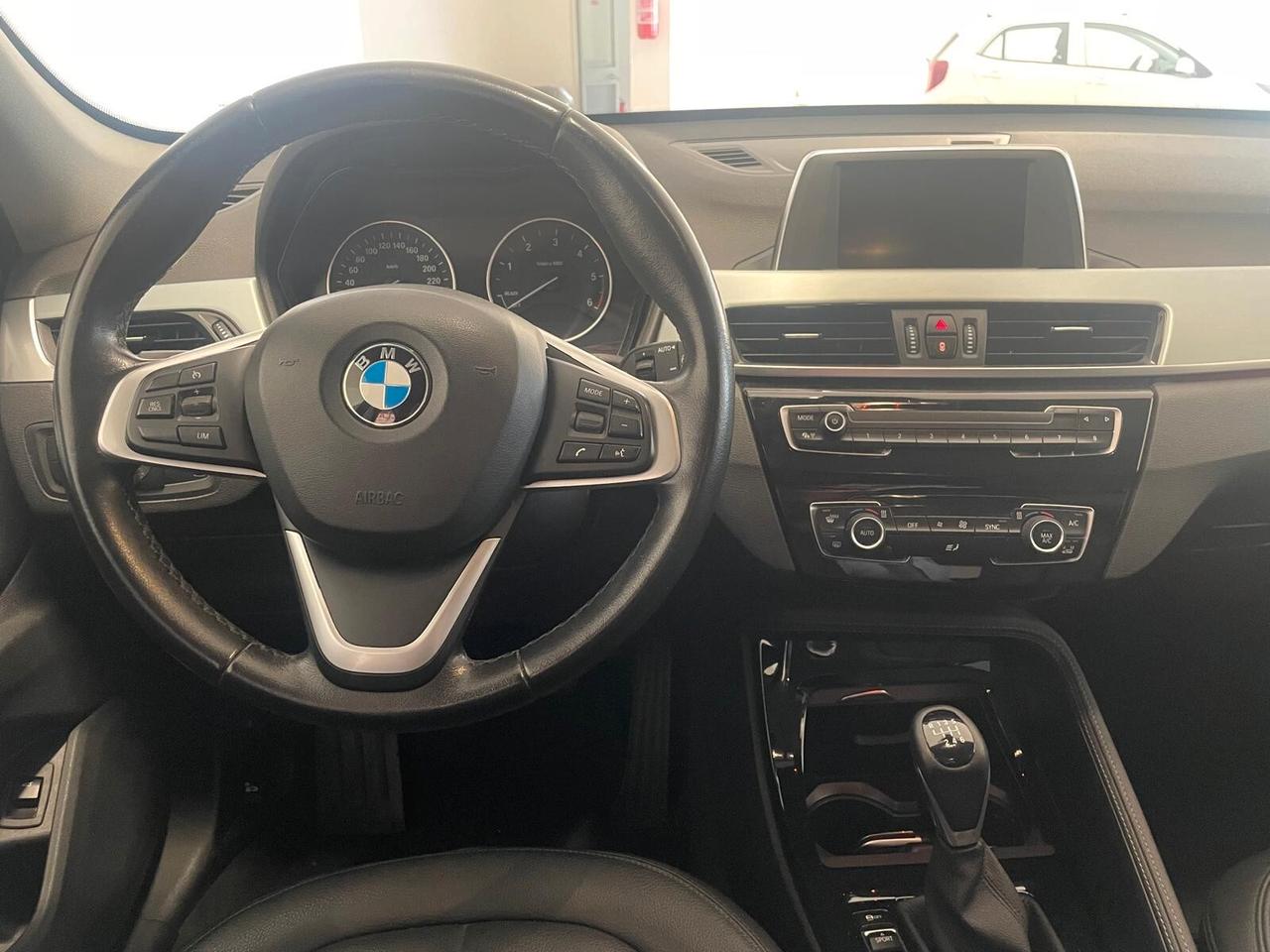 BMW X1 sDrive16d X-Line Navi Full LED – Comfort e Sportività