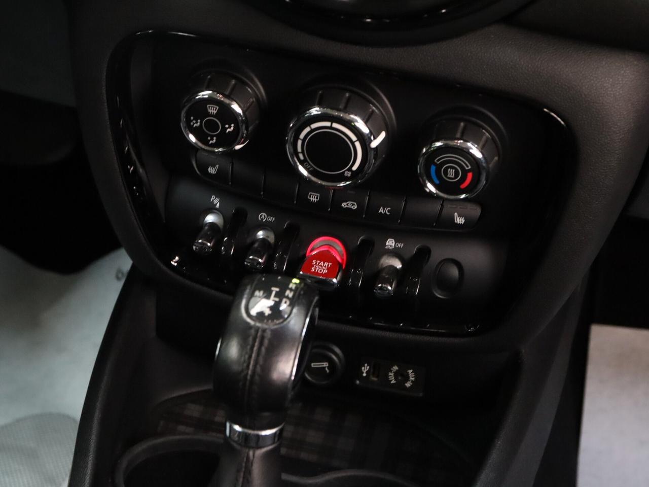 MINI Cooper Clubman IV F54 2016 1.5 Hype auto