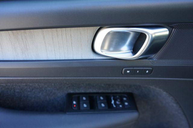 VOLVO XC40 T3 Geartronic Inscription Pari al Nuovo Certificat