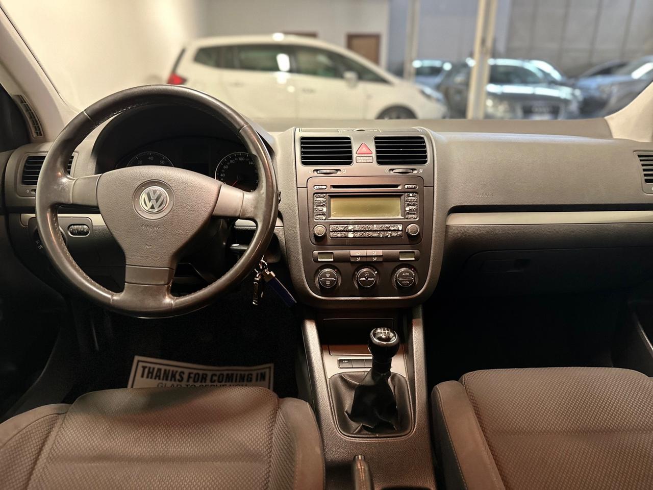 Volkswagen Golf 1.6 16V FSI 5p. Sportline NEOPATENTATI