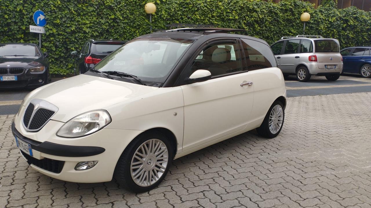 Lancia Ypsilon 1.3 MJT 75 CV Platino