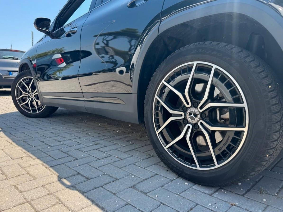 Mercedes-Benz EQA 300 AMG LINE 4MATIC