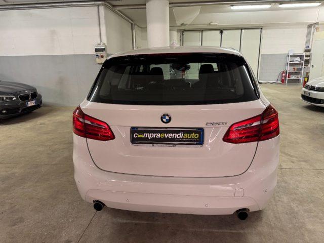 BMW 220 i Active Tourer Advantage