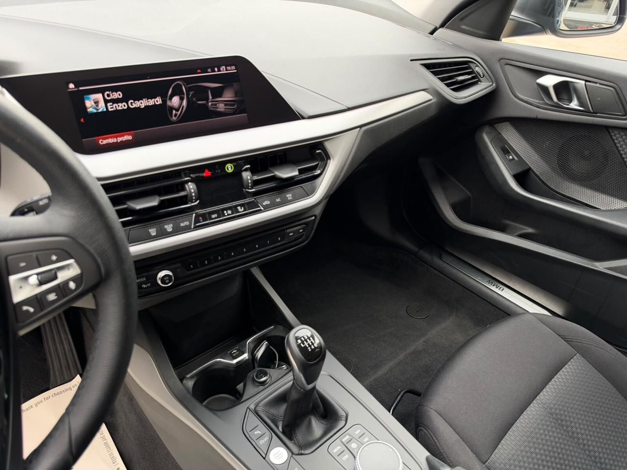 Bmw 116 116d 5p. Advantage