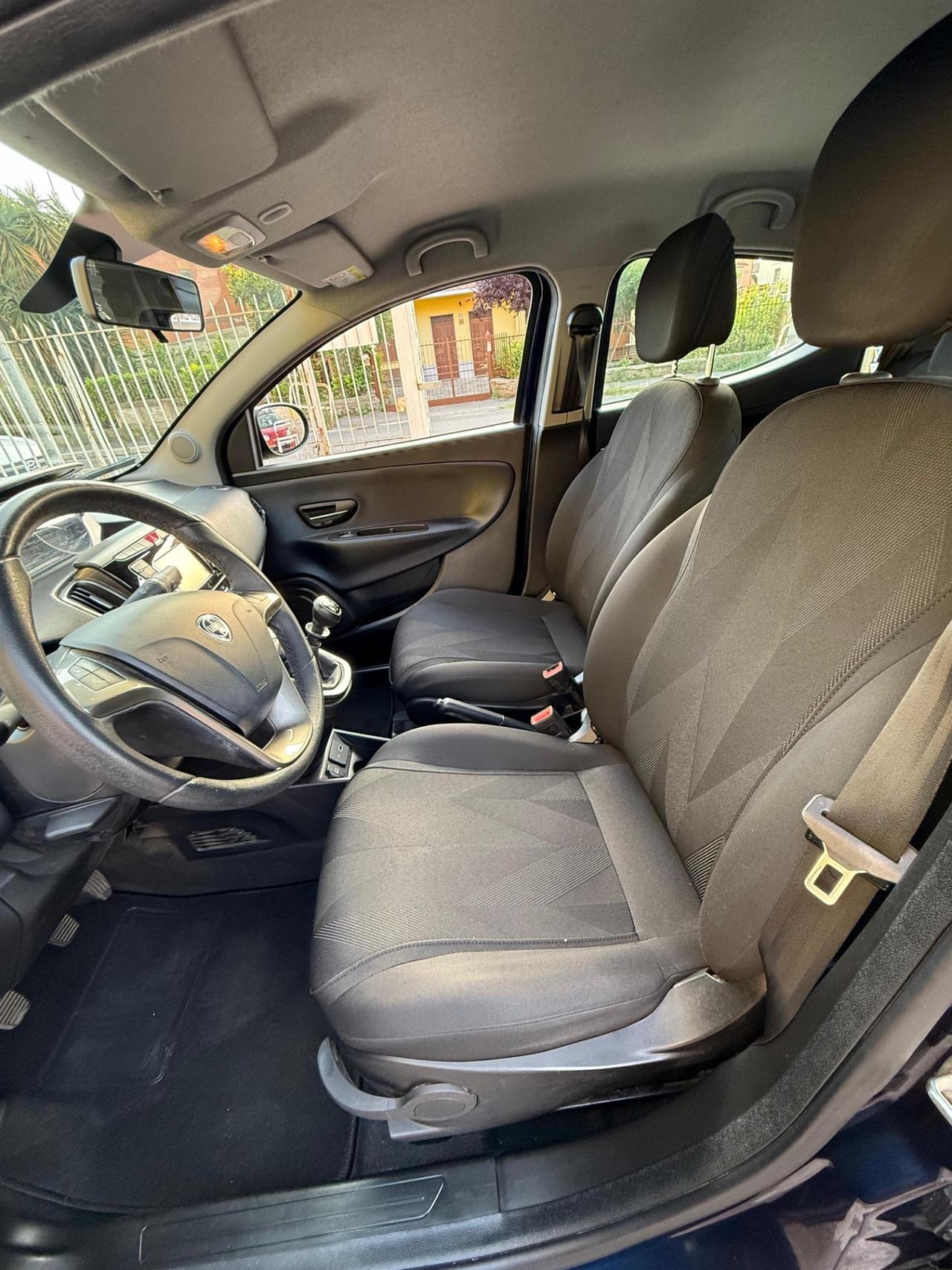 Lancia Ypsilon 69 CV*SENSORI DI PARCHEGGIO