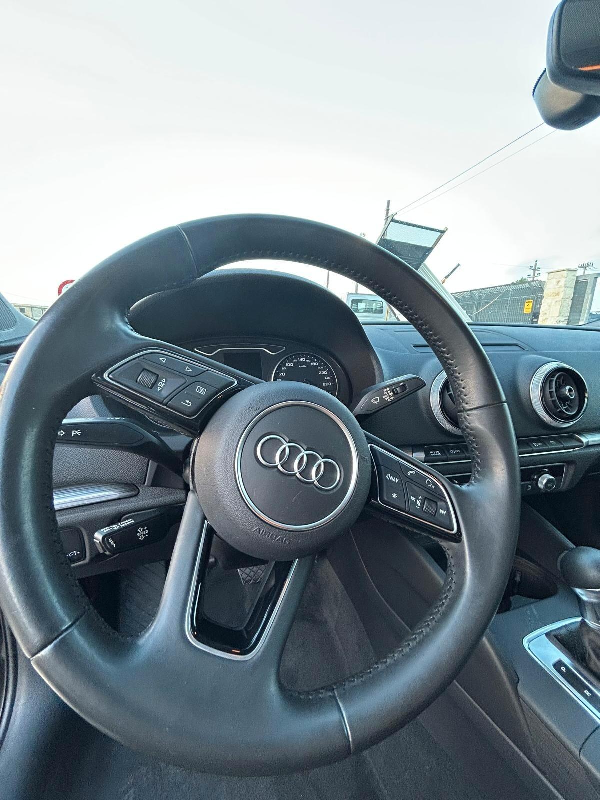 Audi A3 SPORTBACK S TRONIC