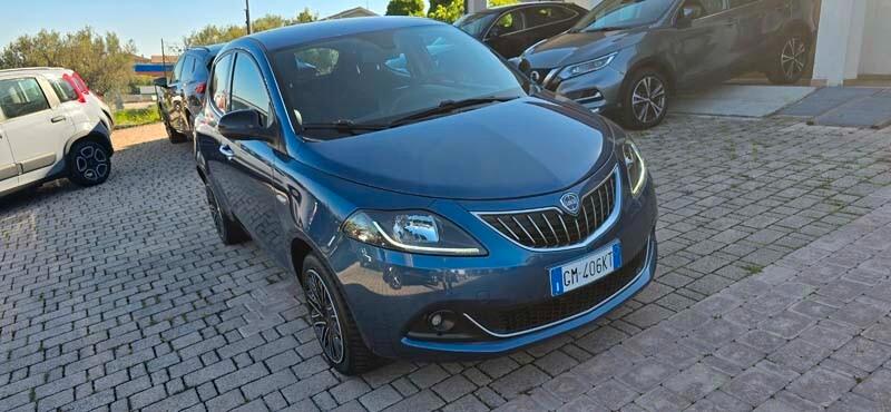 Lancia Ypsilon 1.0 70cv Hybrid GOLD