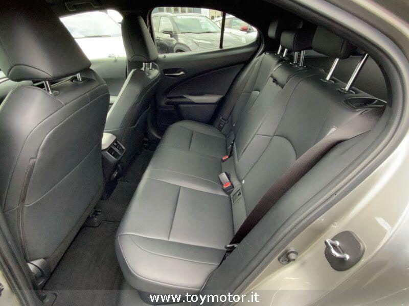 Lexus UX Hybrid Midnight