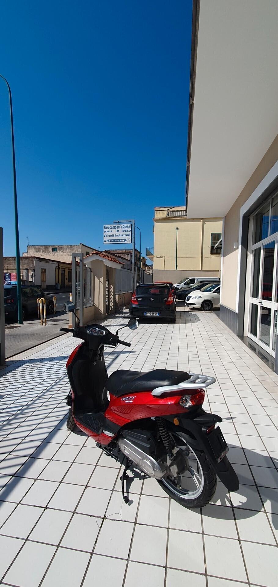 Peugeot Tweet 50 Evo 2 solo 2 mila km Originali