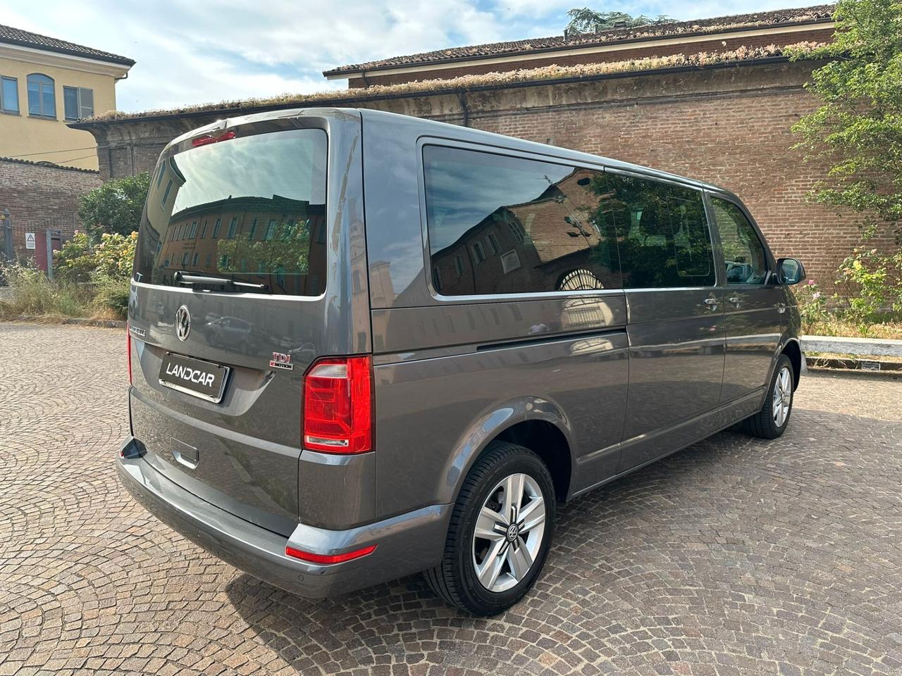 Volkswagen T6 Caravelle Multivan 2.0TDI 204cv DSG 4Motion 9 POSTI