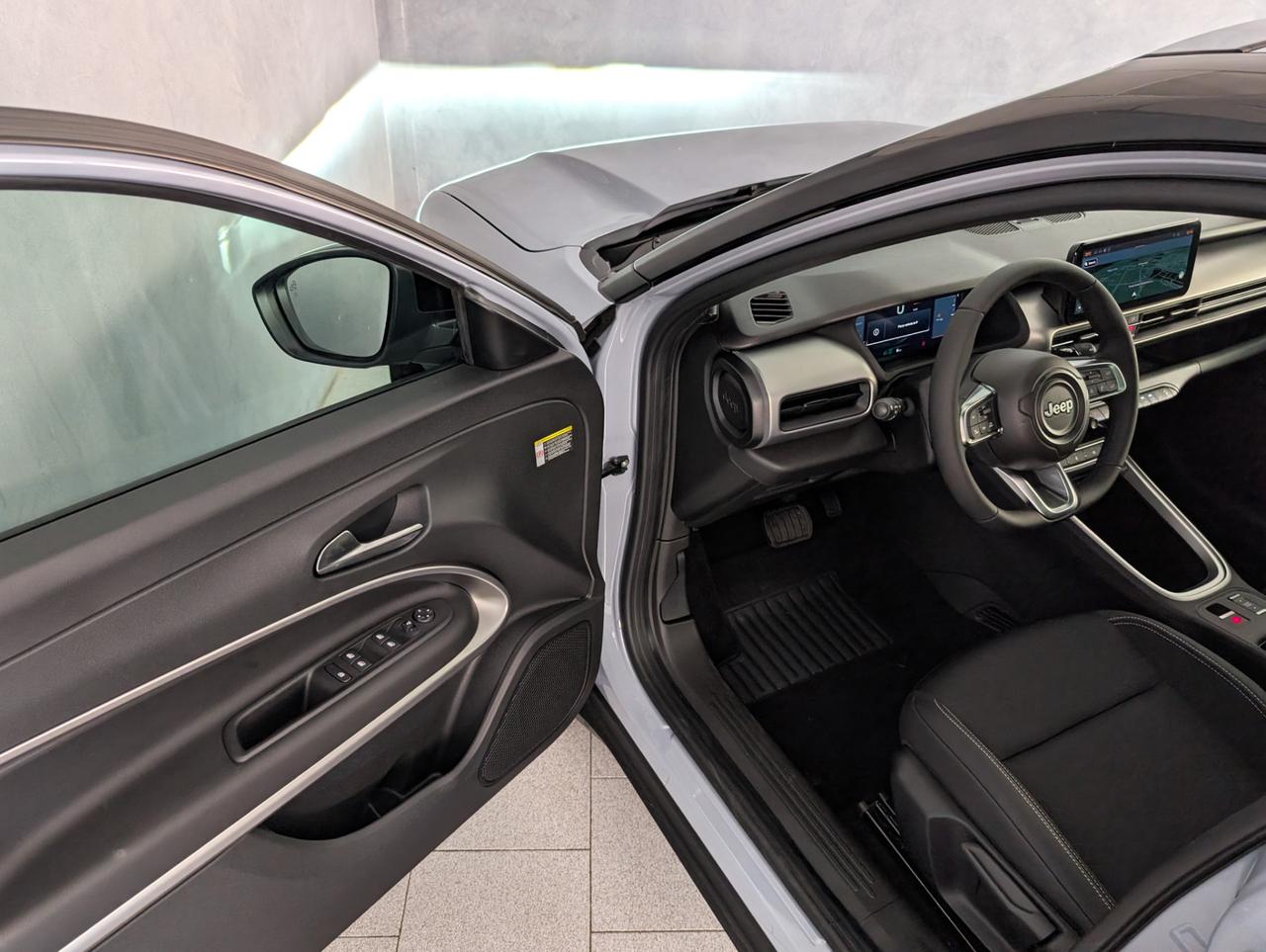 Jeep avenger 1.2 Turbo E-Hybrid 110cv eDCT6 Summit Freedom