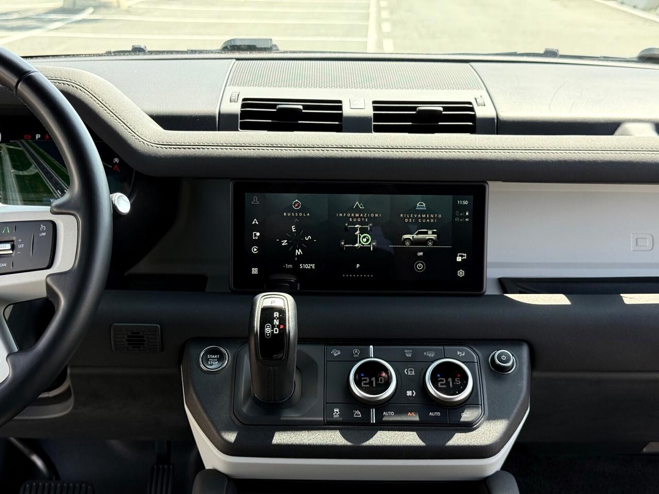 Land Rover Defender 90 3.0D I6 200 CV-BLACK EDITION -PERMUTABILE