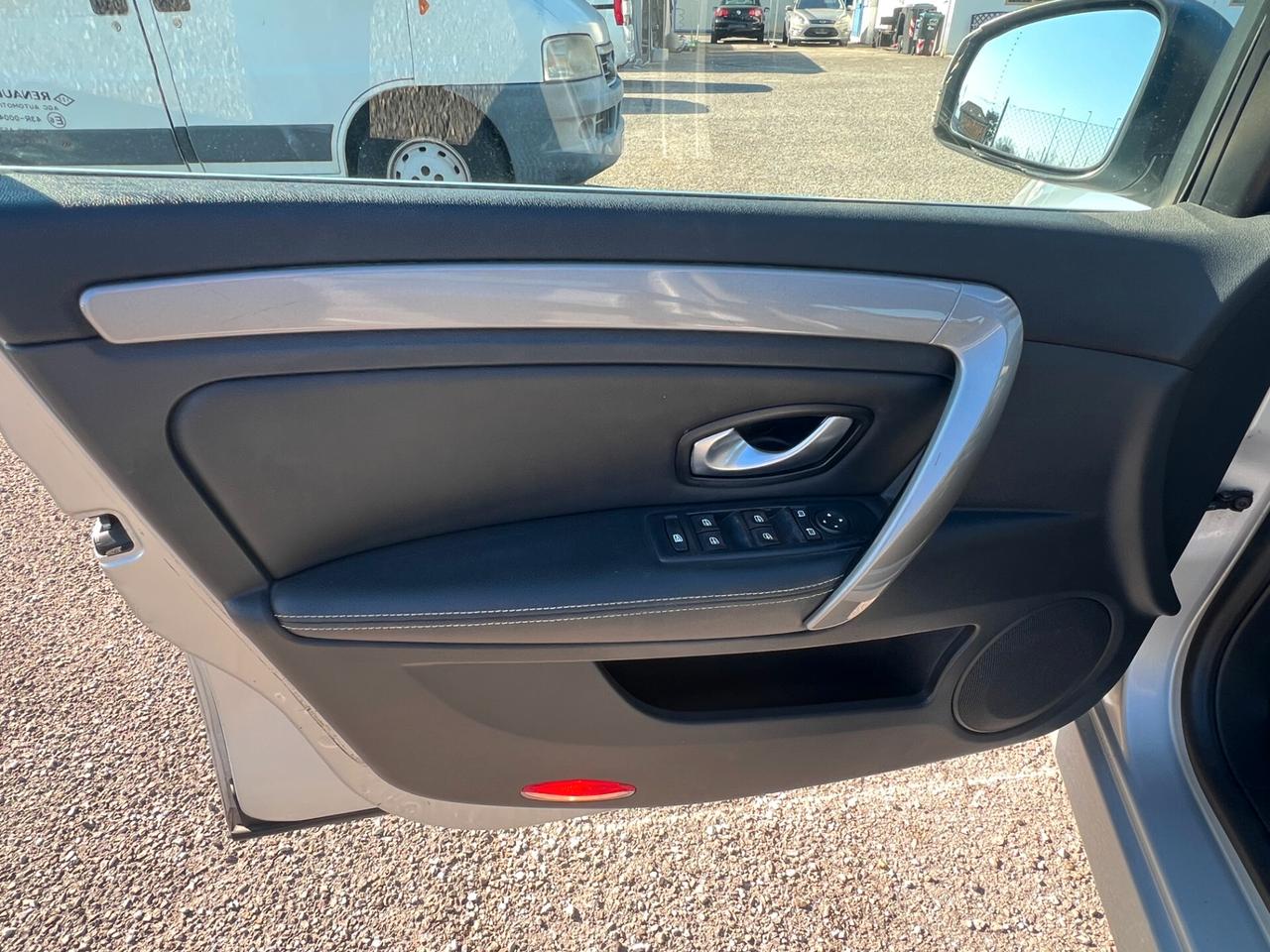 Renault Laguna 2.0 dCi 150CV SporTour Nav