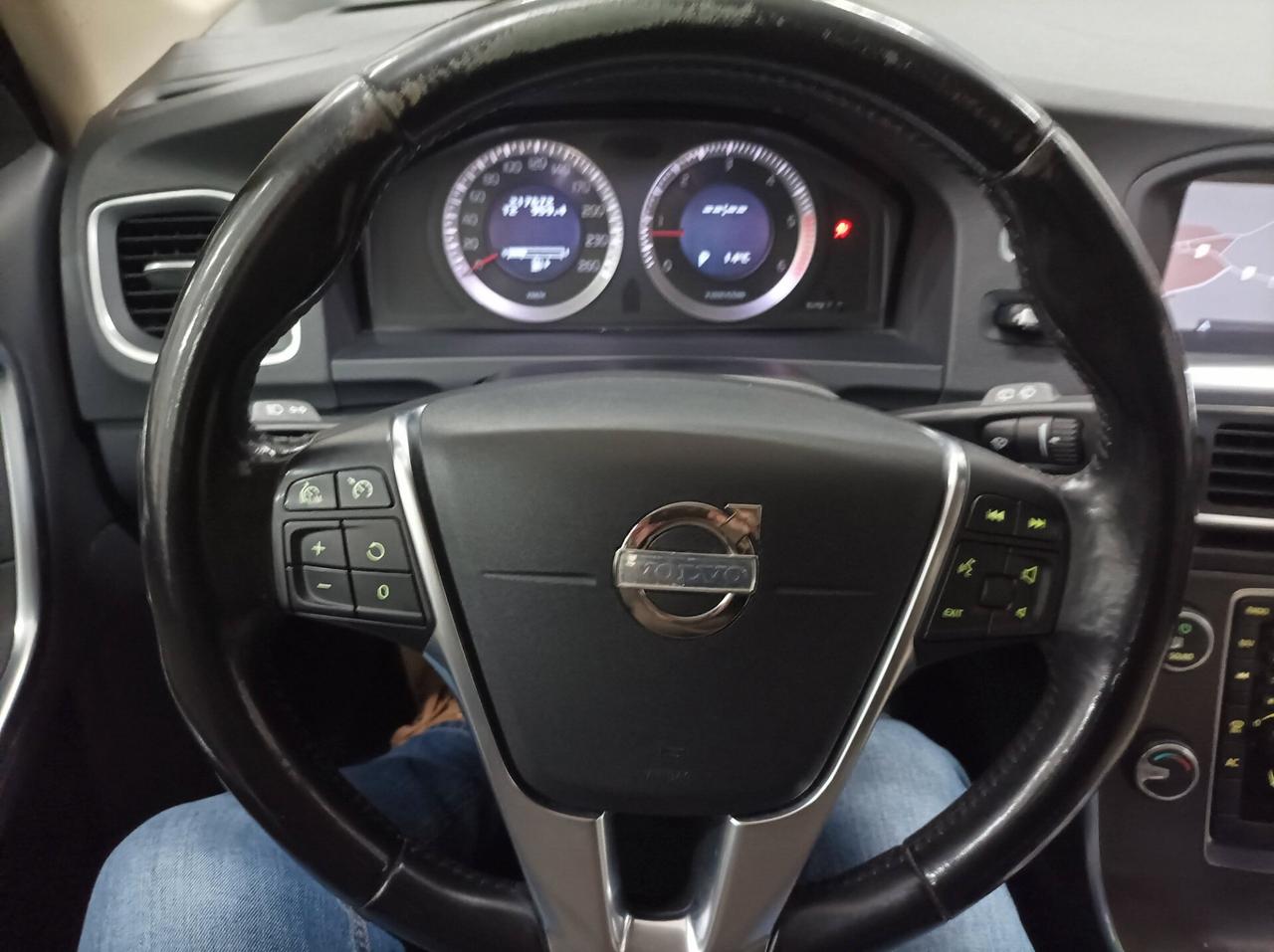 Volvo V60 D5 2.4 205 CV Geartronic Kinetic - 01/2011