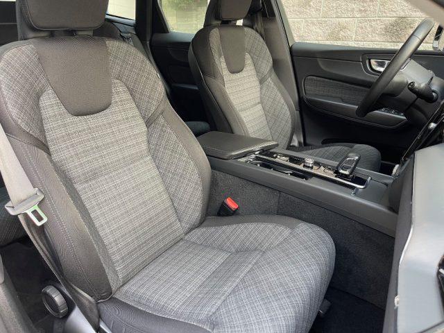 VOLVO XC60 2.0 B4 AWD AUTOMATICA CERCHI DA 19" FARI FULL LED