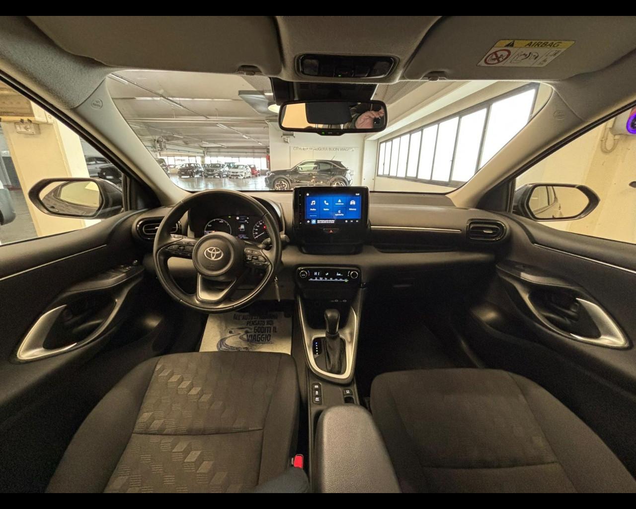 TOYOTA Yaris IV 2020 - Yaris 1.5h Active