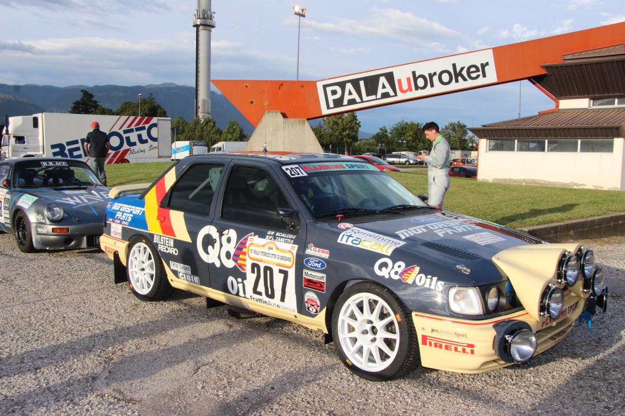 Ford Sierra 4 porte 4x4 Cosworth