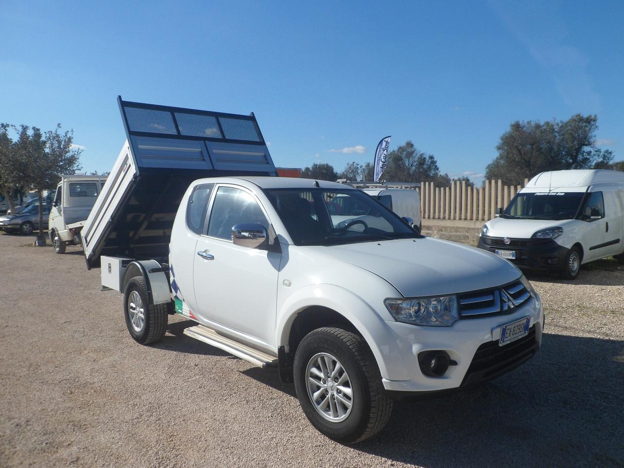 Mitsubishi L200 4x4 ribaltabile nuovo