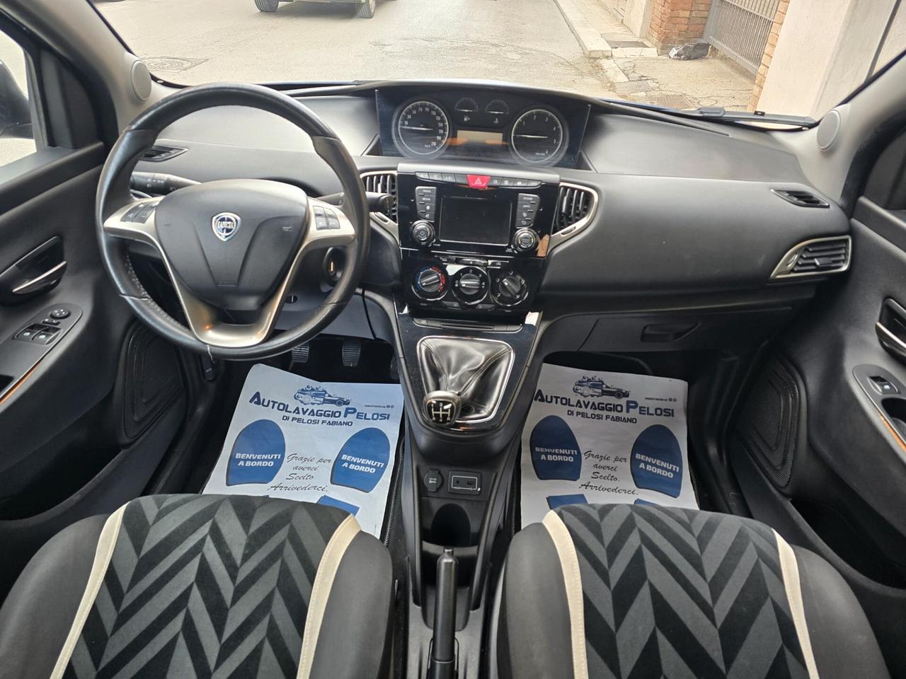Lancia Ypsilon 1.3 Multijet 95 cv 5 porte Gold