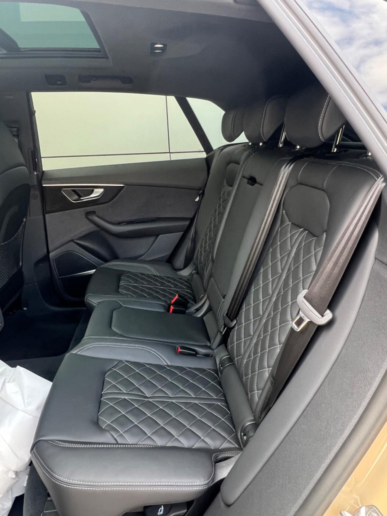 Audi Q8 50 TDI S-Line possibilità noleggio no scoring