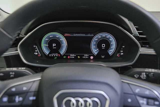 Audi Q3 45 TFSI e S tronic Business