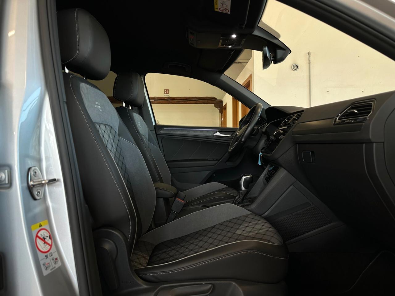 VOLKSWAGEN TIGUAN 2.0 TDI R-LINE 150CV DSG *CARPLAY*LED*LUCI*